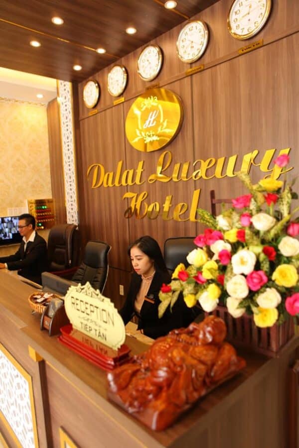 Quầy tiếp tân khách sạn Đà Lạt Luxury