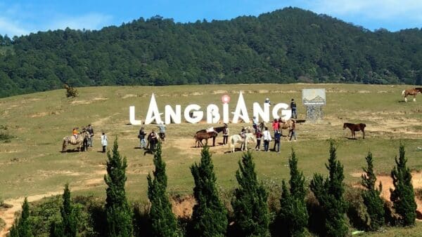 Chi phí tham quan núi Langbiang
