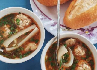 Bánh mì xíu mại Thông Thiên Học ở Đà Lạt