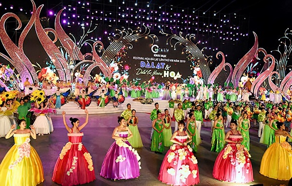 Festival Đà Lạt lần thứ VIII với chủ đề "Đà Lạt và Hoa" được diễn ra từ ngày 20 đến 24 tháng 12 năm 2019