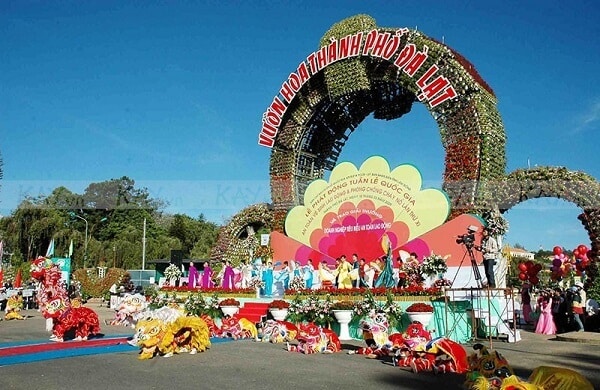 Festival Hoa Đà Lạt trưng bày vô vàng những loài hoa đẹp, lạ mắt cho du khách thỏa thích ngắm nhìn, chiêm ngưỡng