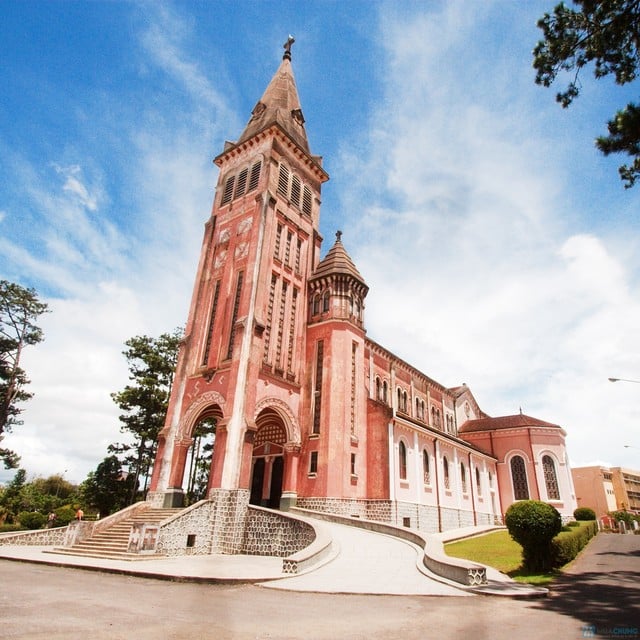 Nhà thờ con gà trống ở Đà Lạt